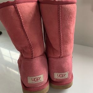 Like new UGG salmon berry pink classic boots